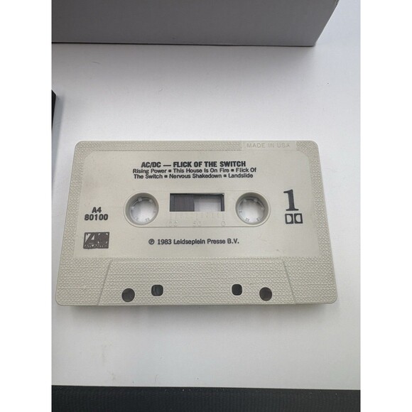 ACDC Flick Of The Switch (1983) Cassette - Picture 2 of 3